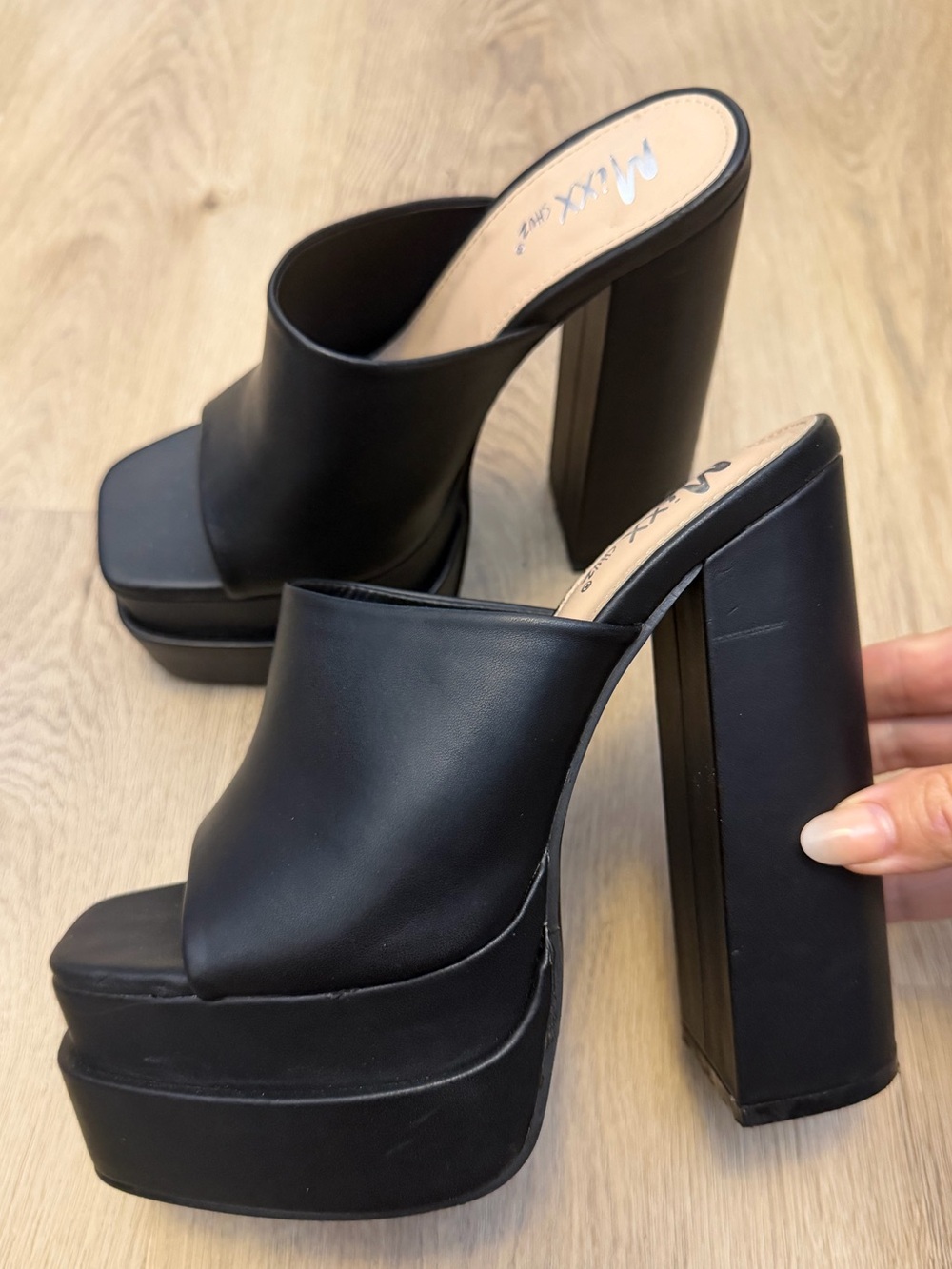 Mixx Shuz Lyla Black Platform Mule Heels